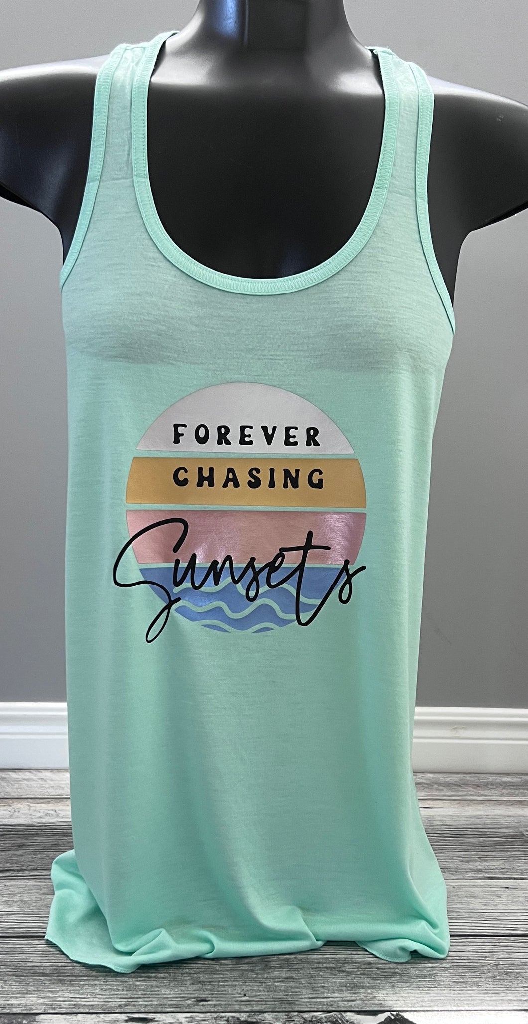 Forever chasing sunsets - Ladies Flowy Tank