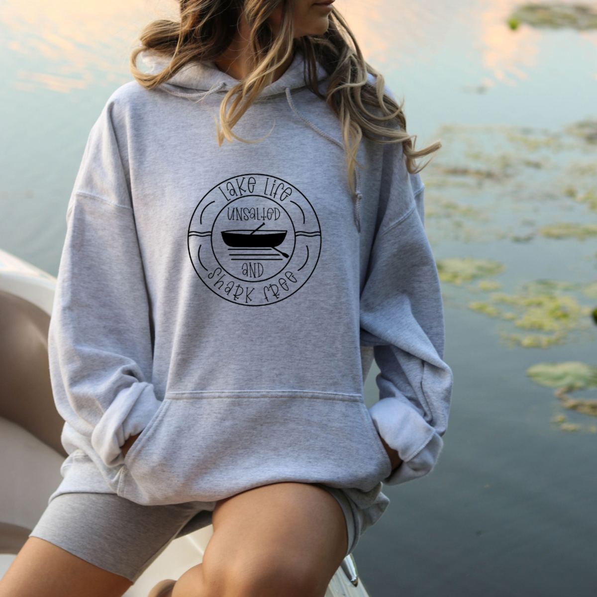 Lake life unsalted & shark free - Unisex Hoodie