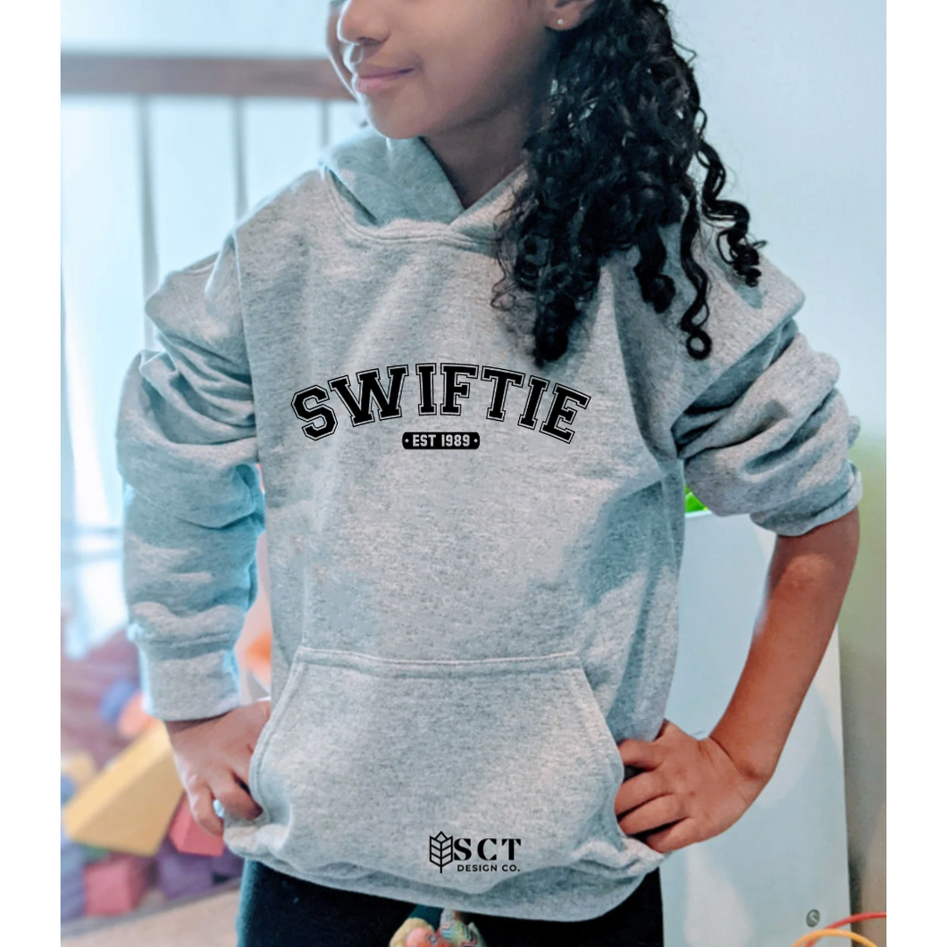 Swiftie est 1989- Youth Hoodie